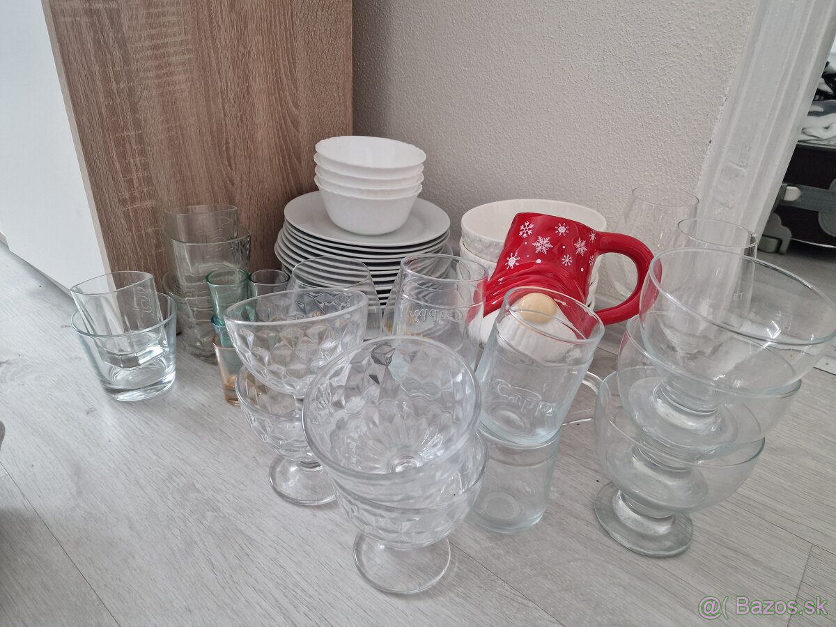 Set tanierov a pohárov
