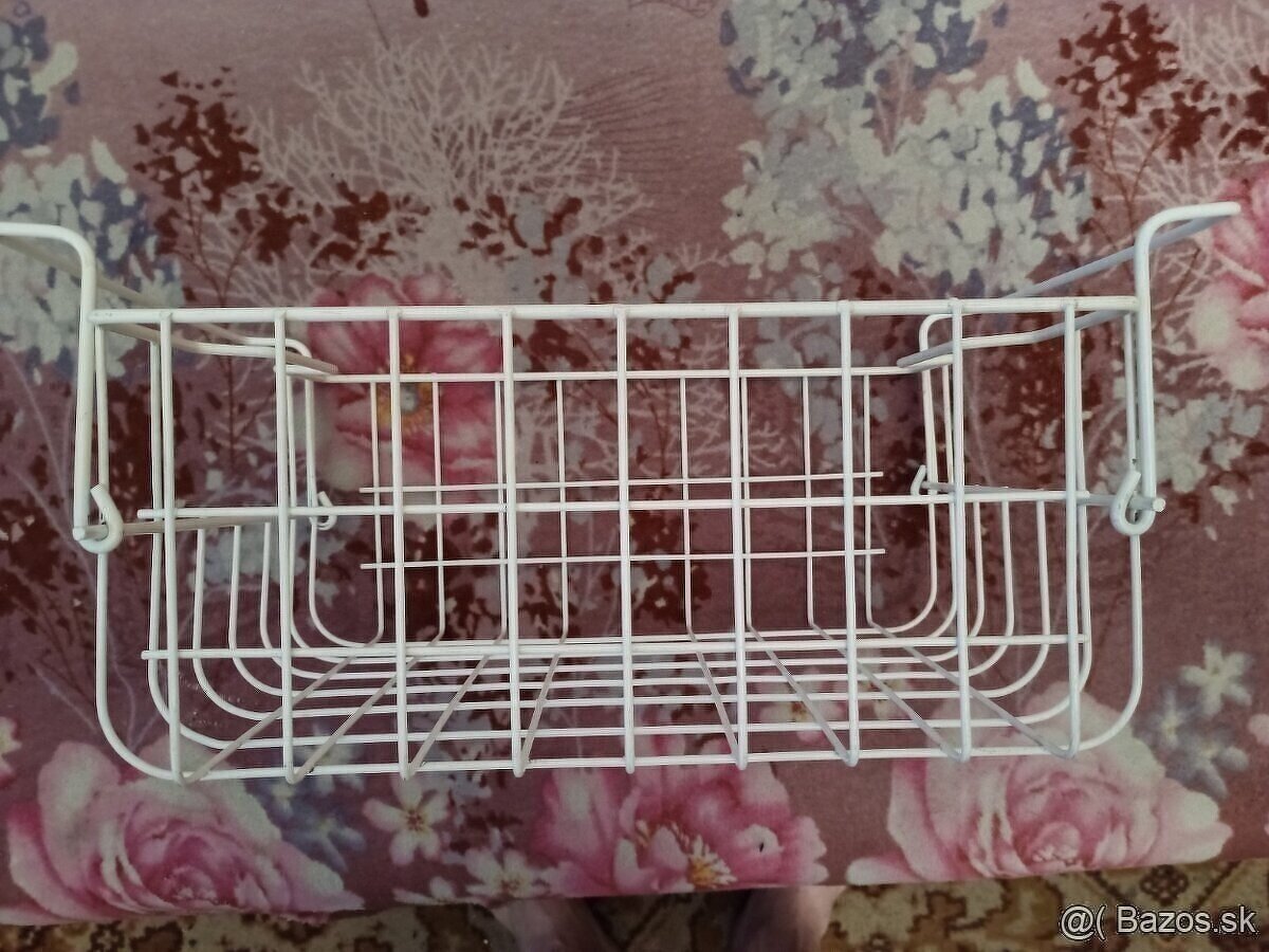 Predam 2 drotene kosiky do mraznicky.cena 7e za kus.mam 2 ku