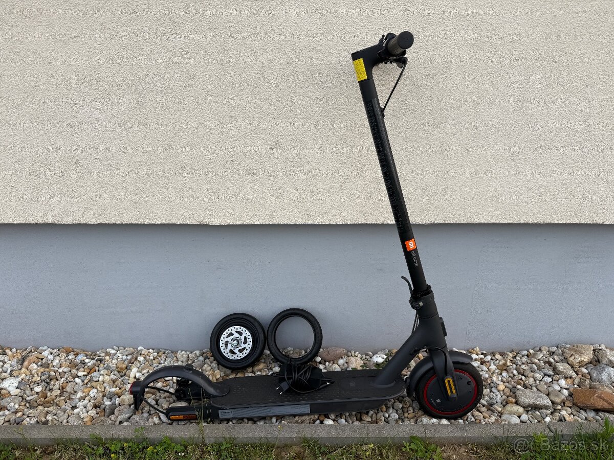 Xiaomi Mi Scooter Pro 2 – TOP stav, najazdené do 15km