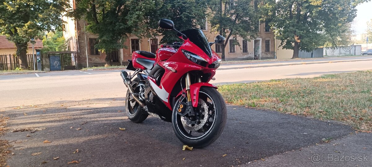 Yamaha R6