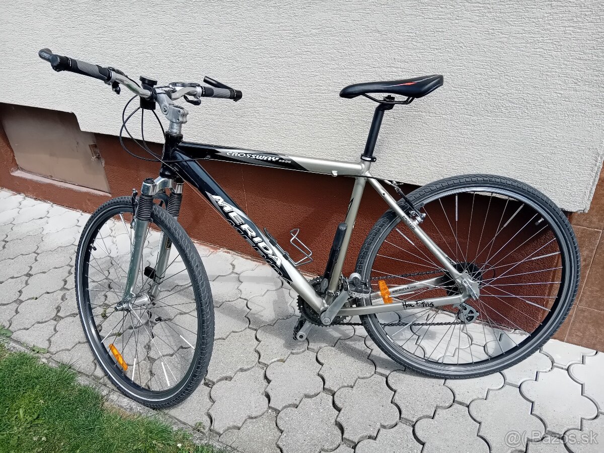 Trekingový bicykel