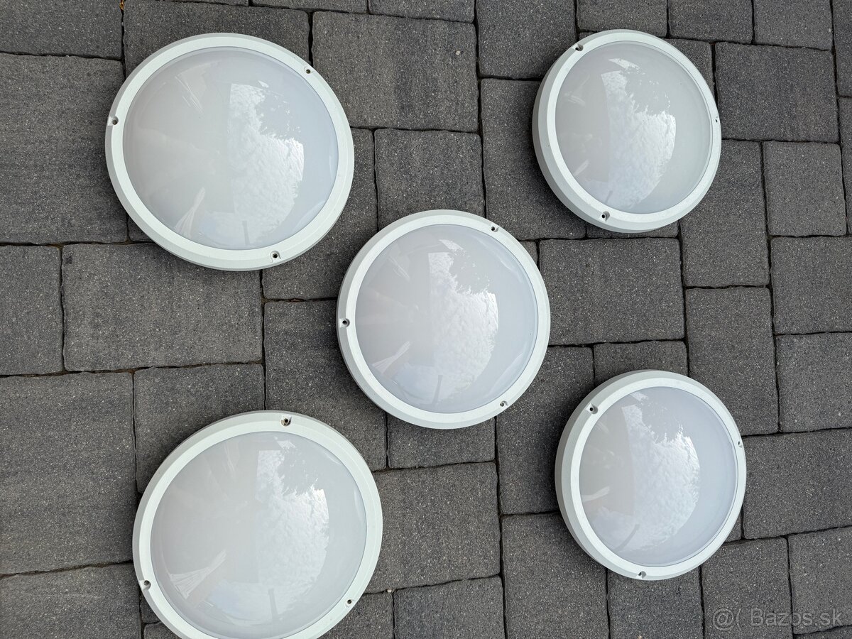 Lampy stropné exteriérové 5 kusov