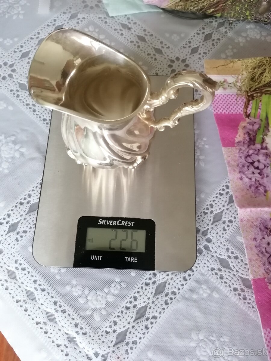 Strieborny dzbanik
