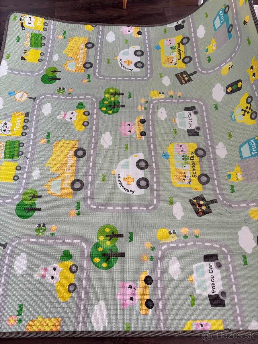 Petite&Mars Podložka na hranie Joy City