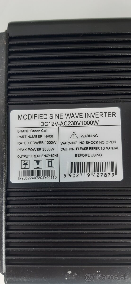 Menič napätia 12V na 230V