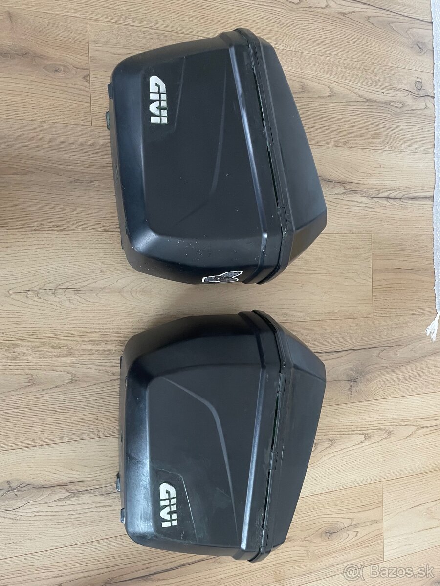 Givi kufre, bocne nosice a hlavny vrchny nosic na Moto guzzi