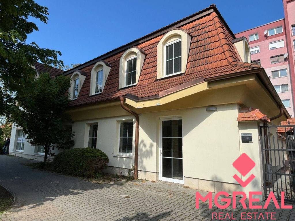 Budova blízko centra Topoľčany / PREDAJ