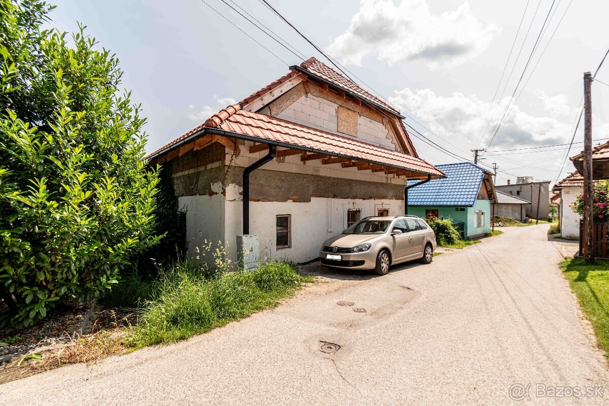 BEDES | Tradičný rodinný dom v rekonštrukcií, obec Šútovce