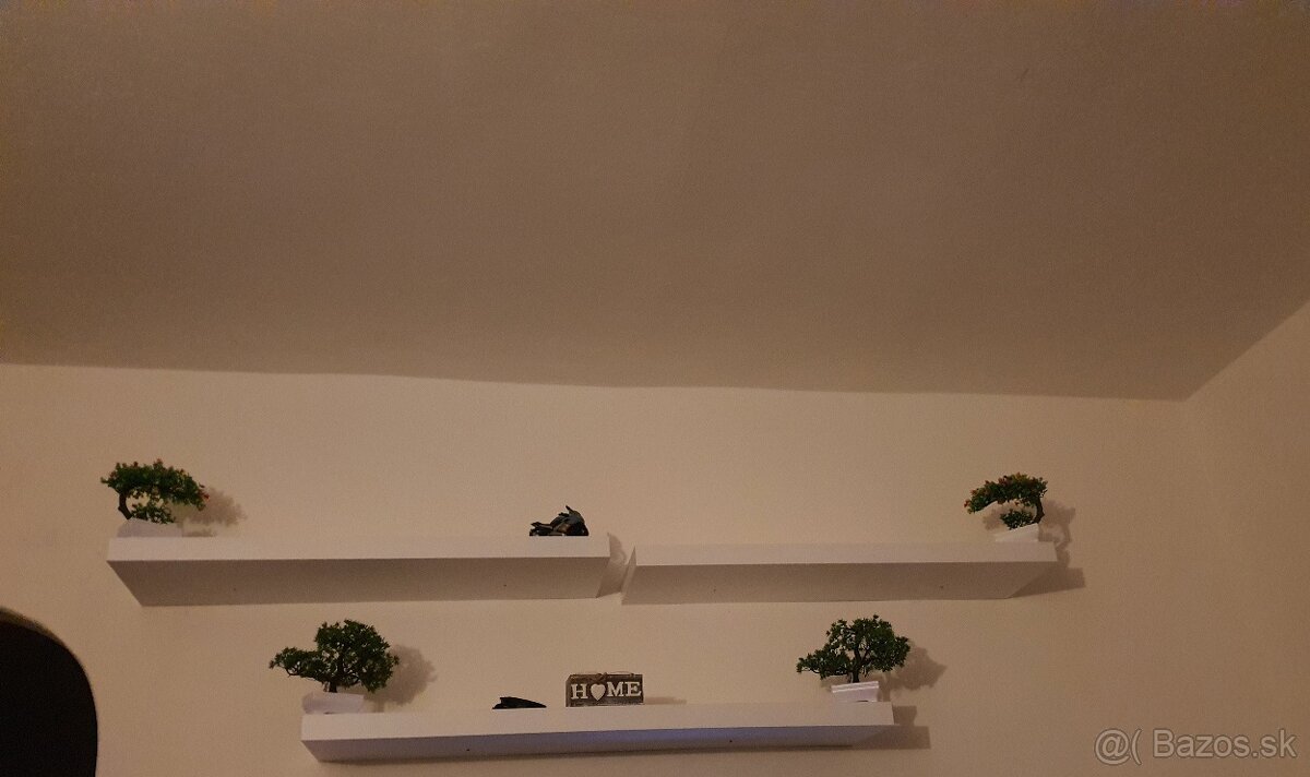 Poličky plávajúce.
