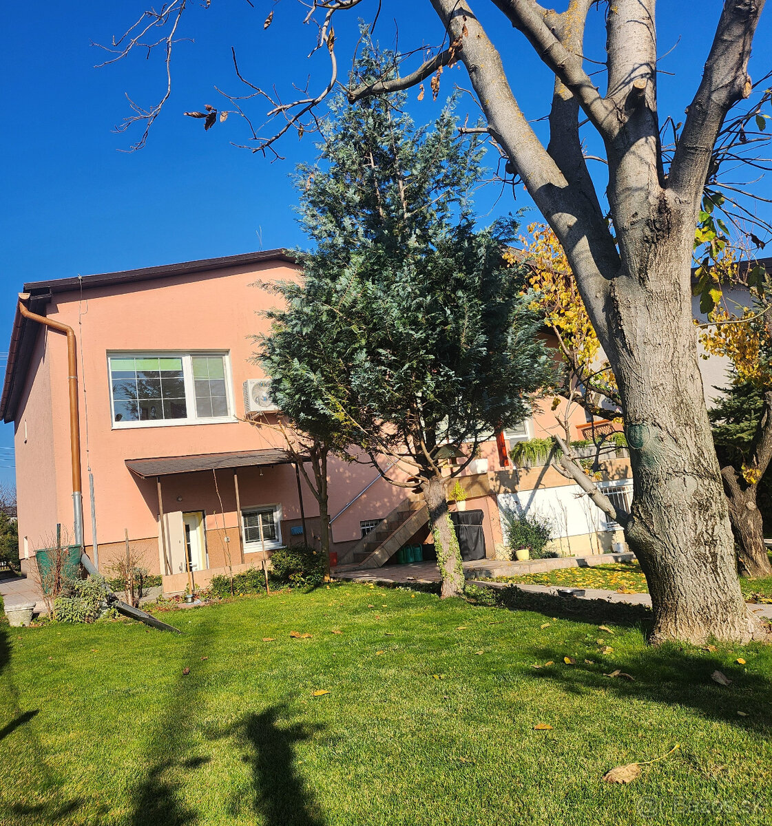 EXKLUZÍVNE atraktívny rod.dom Čermáň - Hurbanova ul.