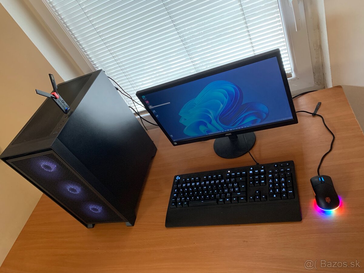 Intel i5-8600K/Radeon RX Vega 8GB/16GB RAM