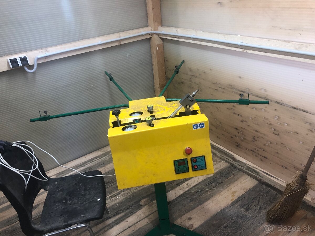 Automaticka šrankovačka pílových pásov