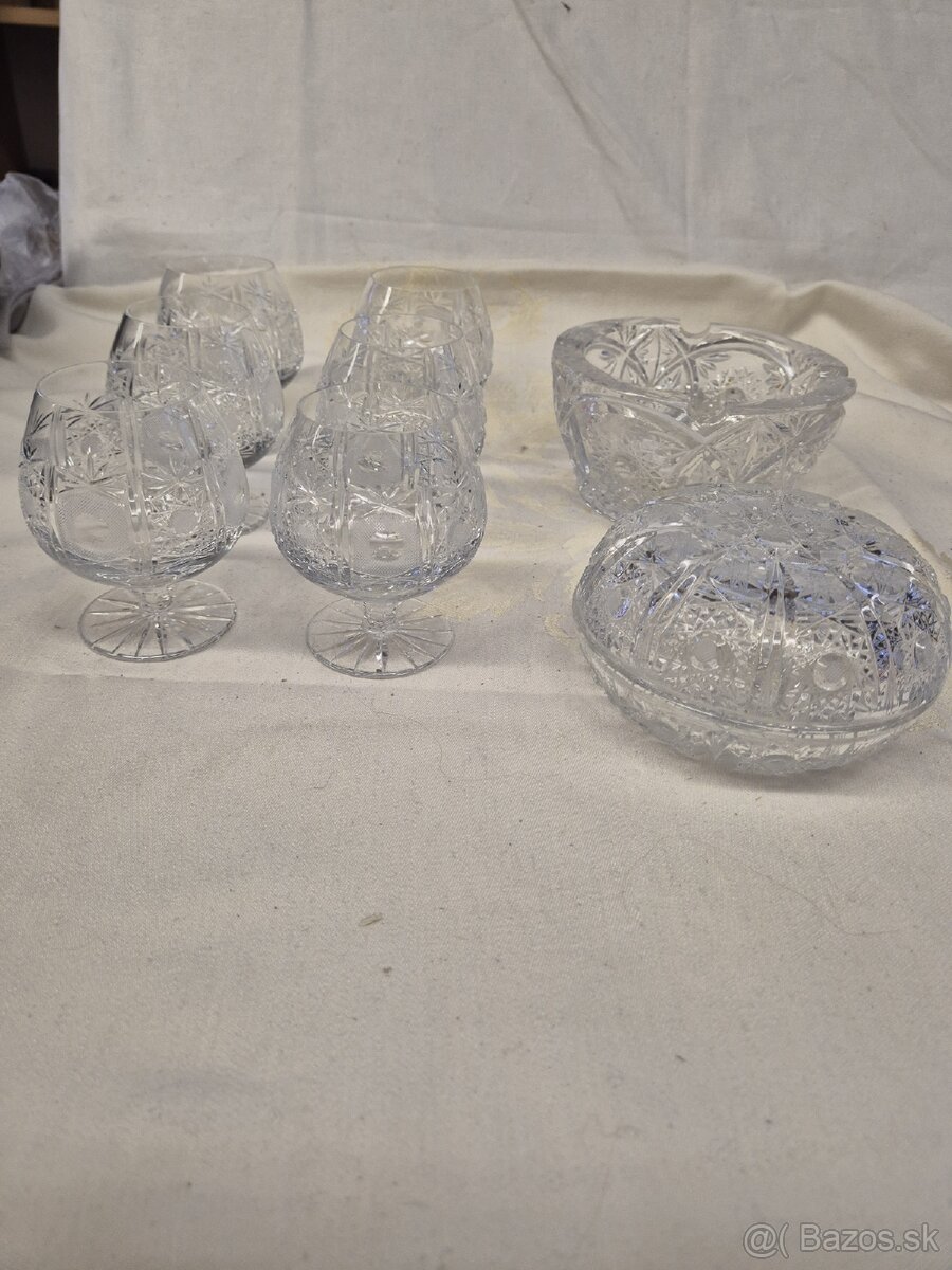 Predam kristalove pohare,dozu a popolnik