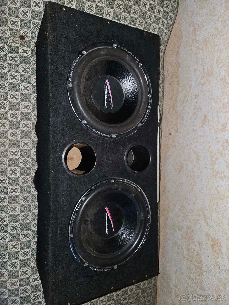 Predám autoaudio – subwoofery, zosilňovače + kapacitor