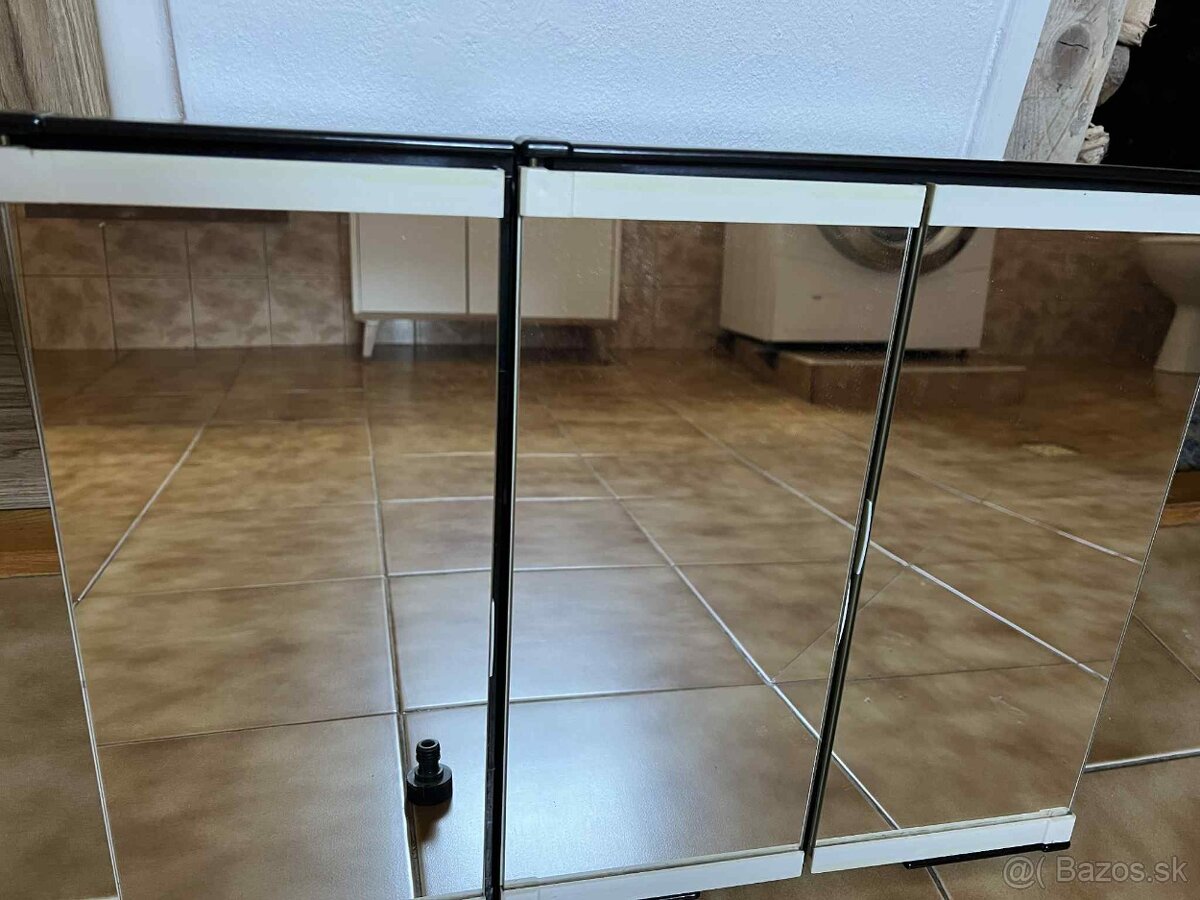 Klasické kúpeľňové zrkadlo