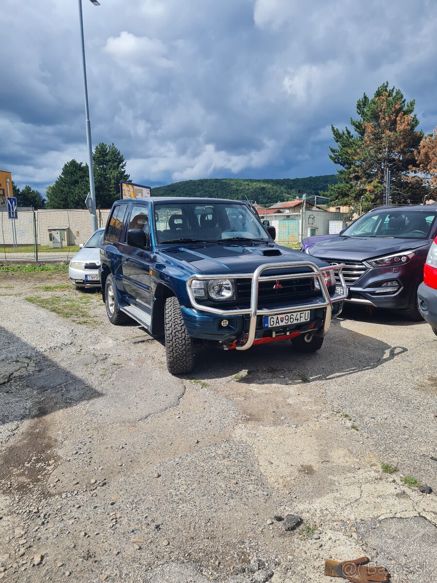 Mitsubishi Pajero 2