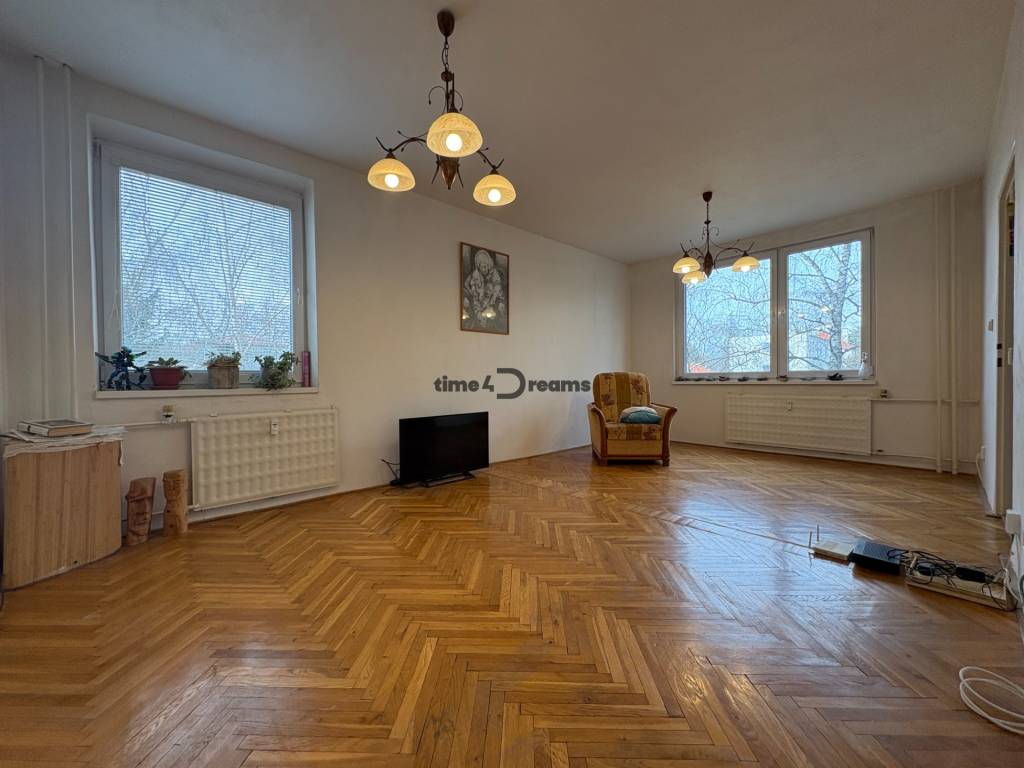 Na predaj: Veľký 3 ib v CENTRE + BALKON + ŠATNIK + ŠPAJZA +