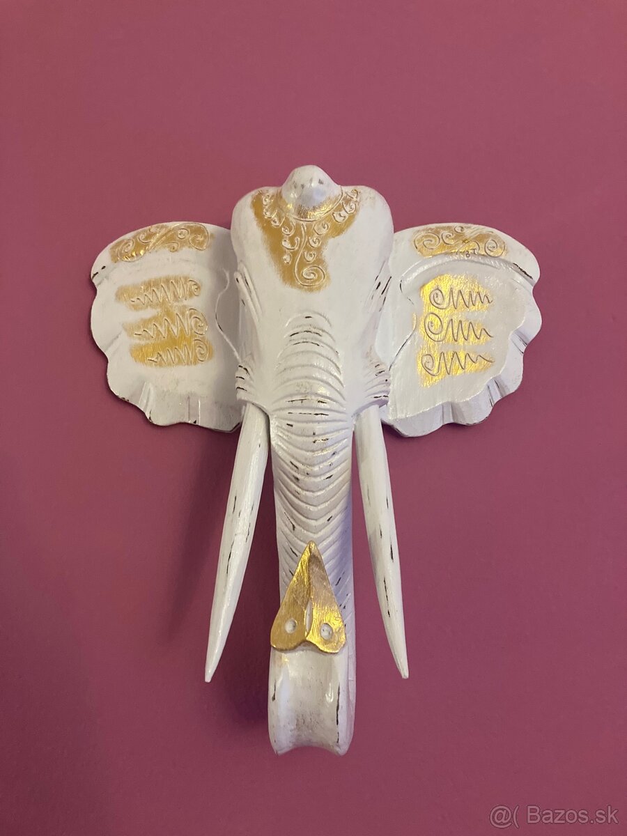 Ručne robená nástenná dekorácia z exotického dreva