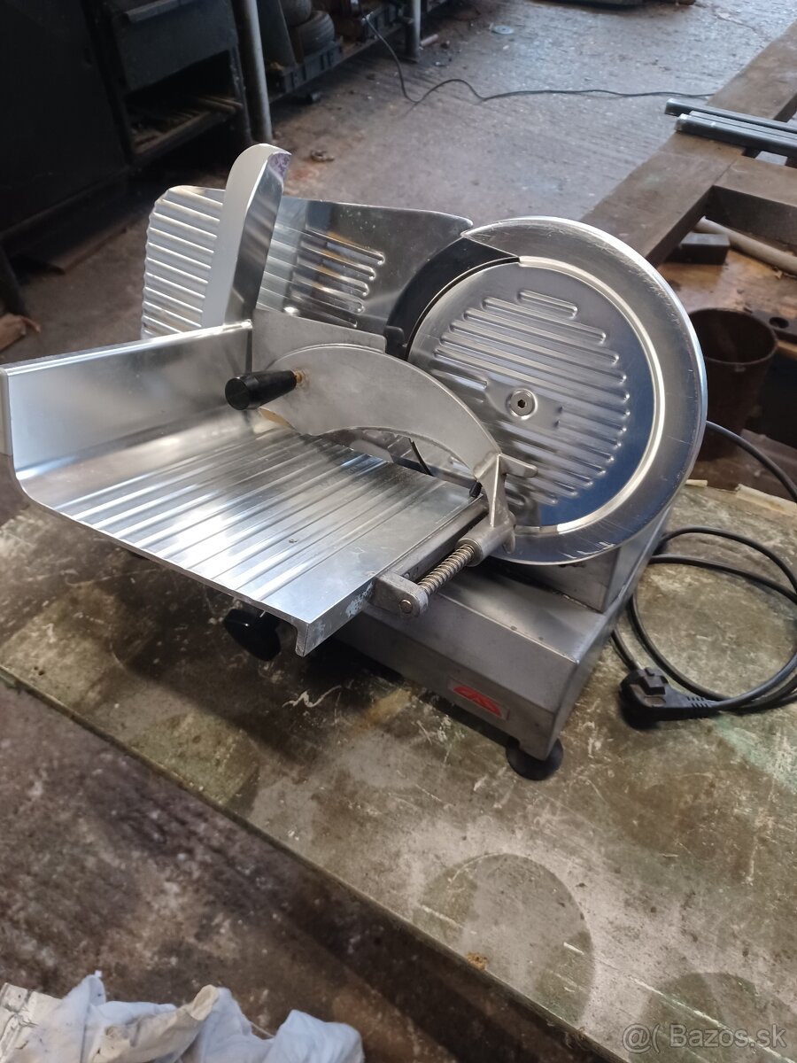 Profesionalny elektricky krajac obchodny