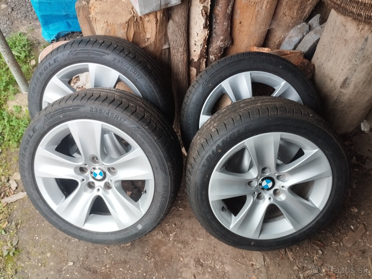 Elektróny R17 s letnými pneumatikami