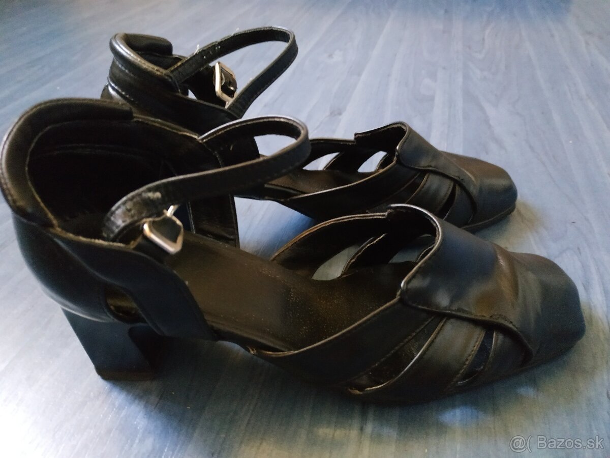 Dámske sandále