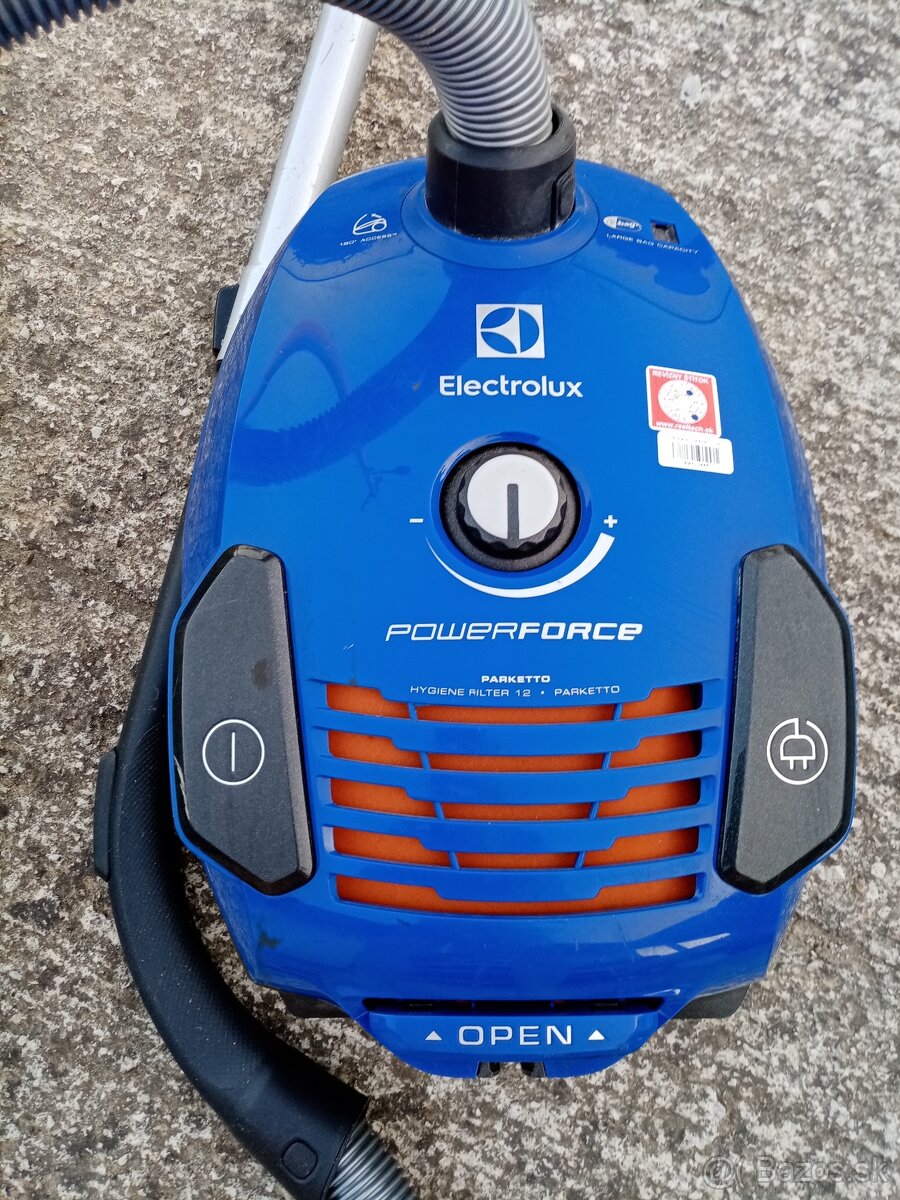 predám vysávač ELEKTROLUX