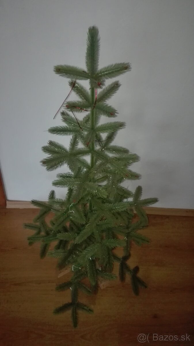 Stromček umelý