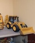 Bruder traktor nakladač