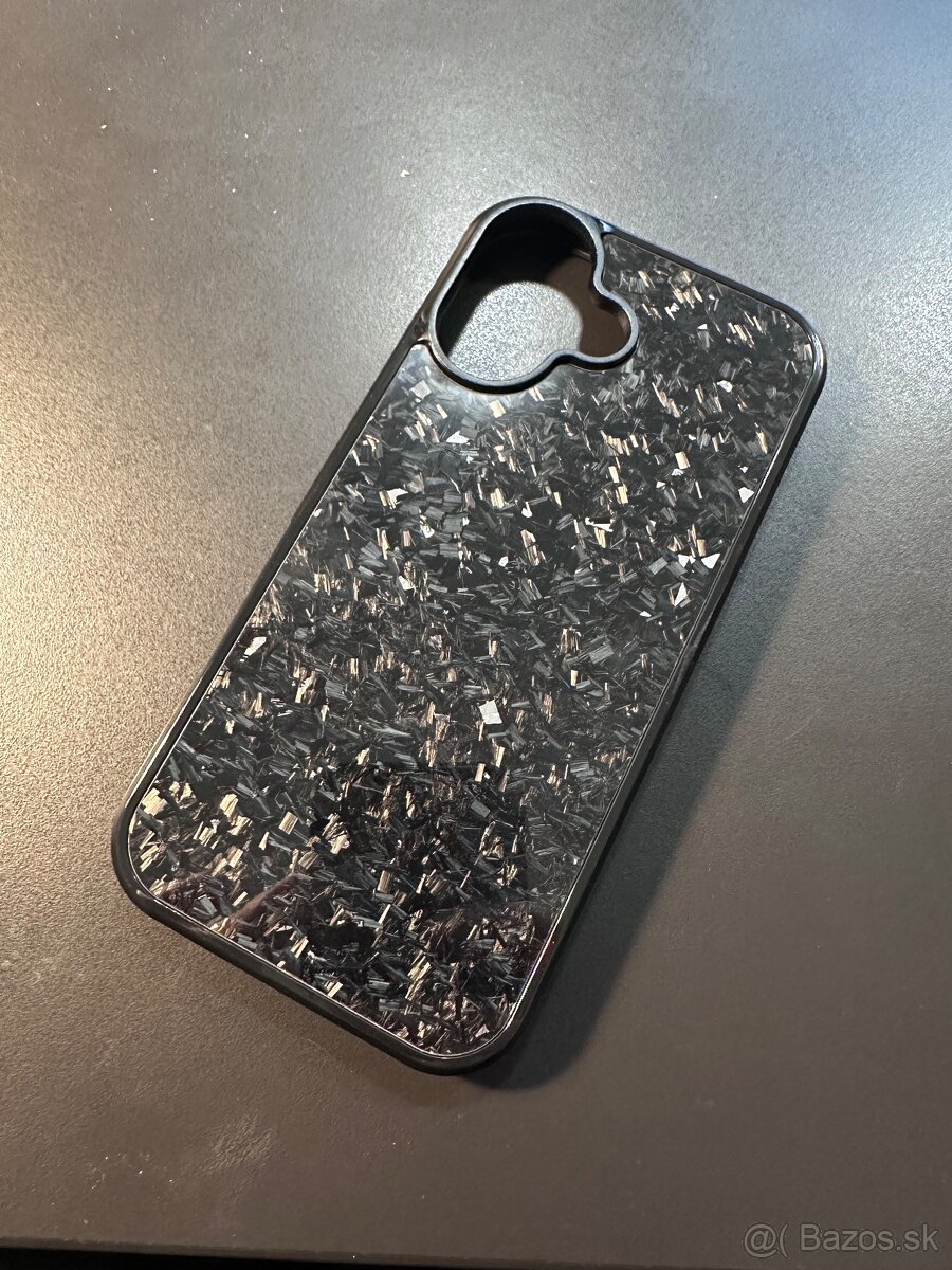 iPhone 17 karbónový kryt