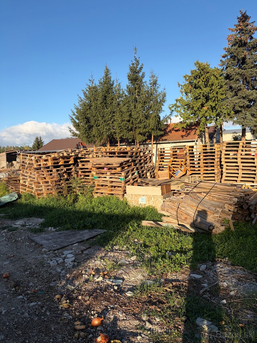 Darujem poskodene palety.