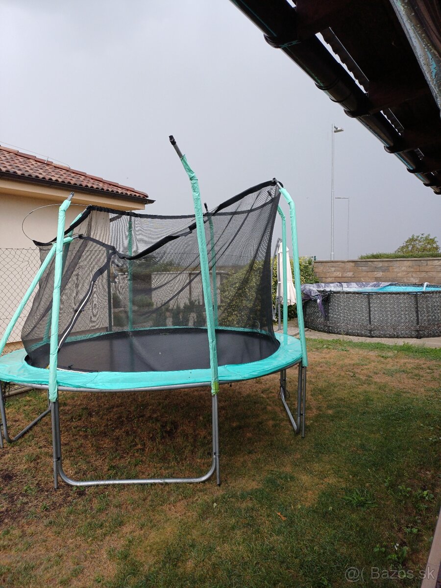 Trampolína