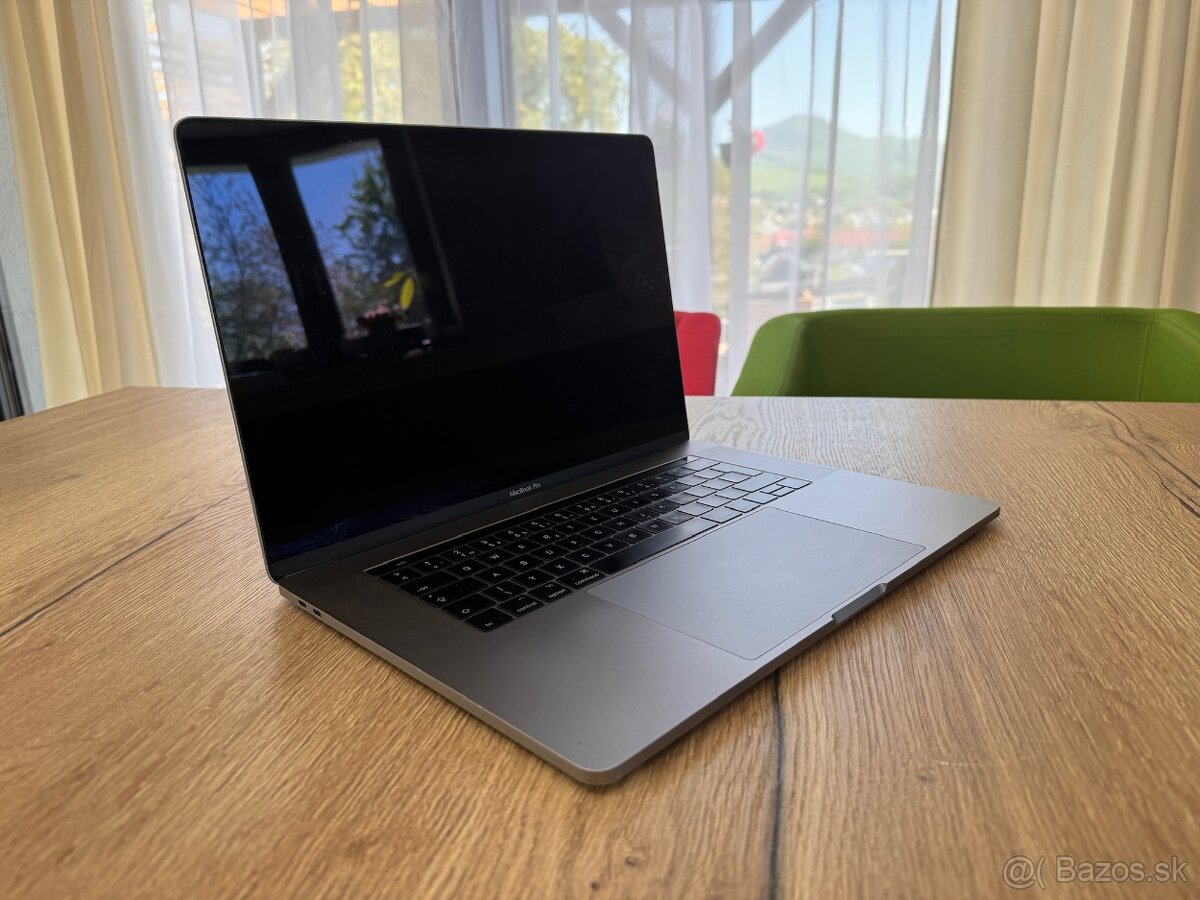 MacBook Pro 15,4”  - najvyssia konfiguracia 2017