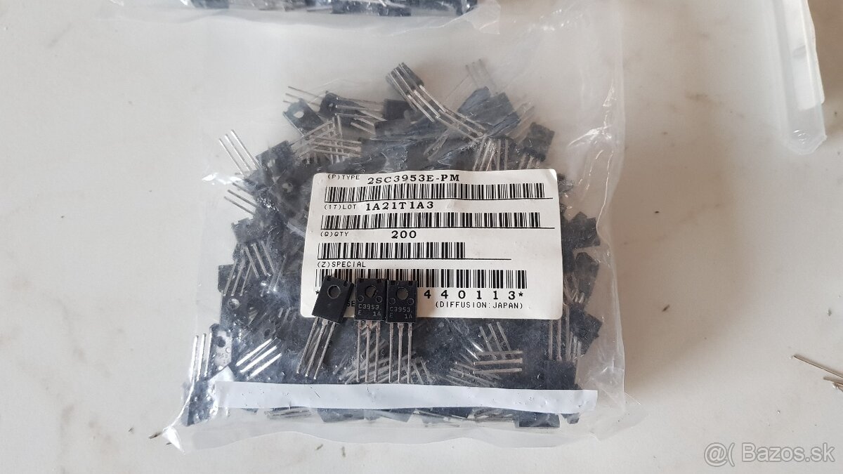 2SA1538E, 2SC3953E - rýchle tranzistory SANYO