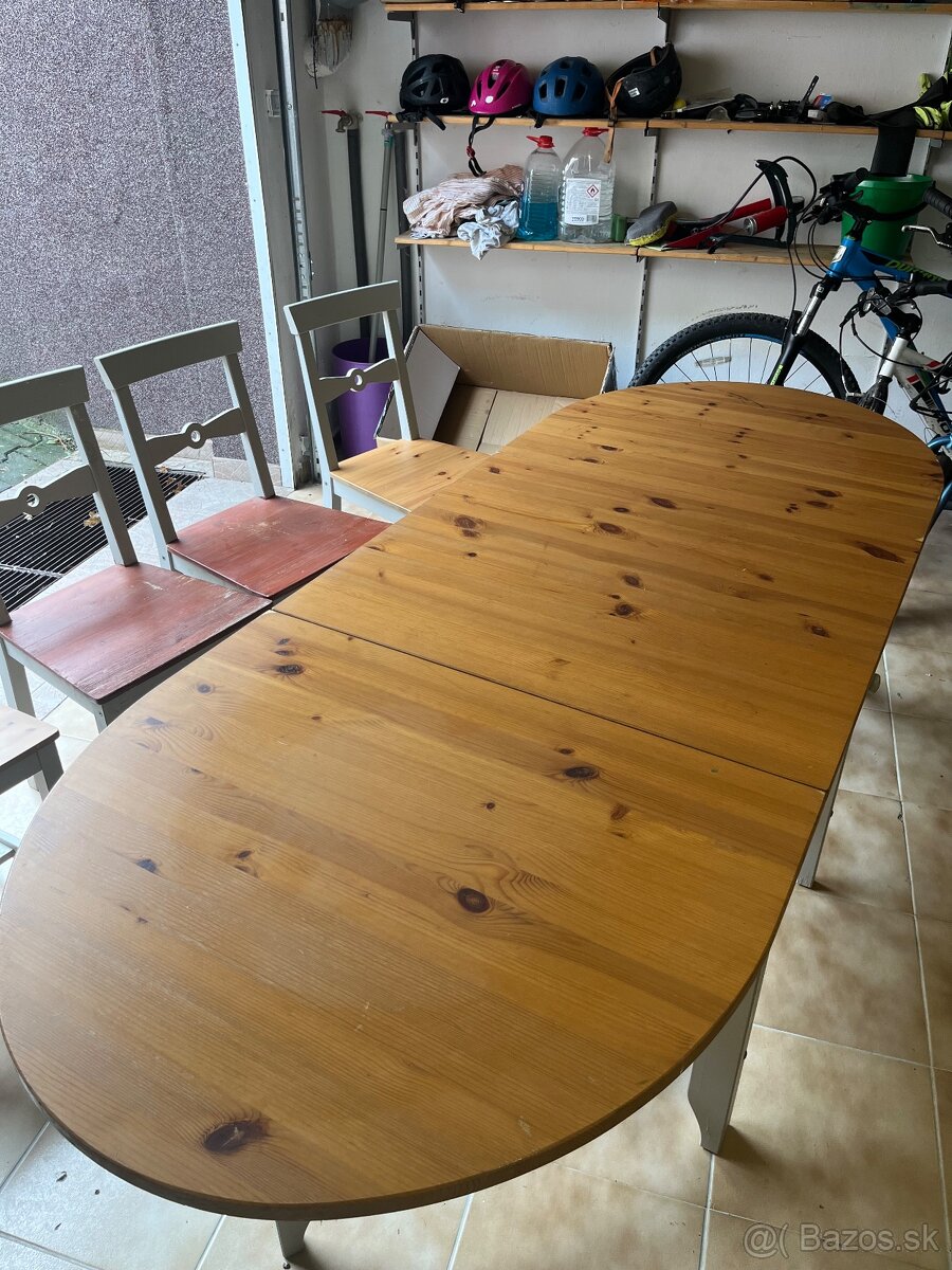 IKEA - jedálenský stôl so 4 stoličkami