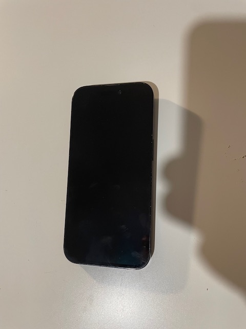 Krásny Iphone 14 PRO 128GB