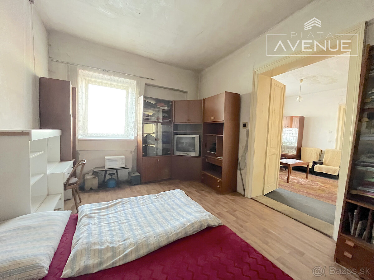 TEHLOVÝ RODINNÝ DOM 4+1 , ŽILINA-HLINÍK NAD VÁHOM (660m2)