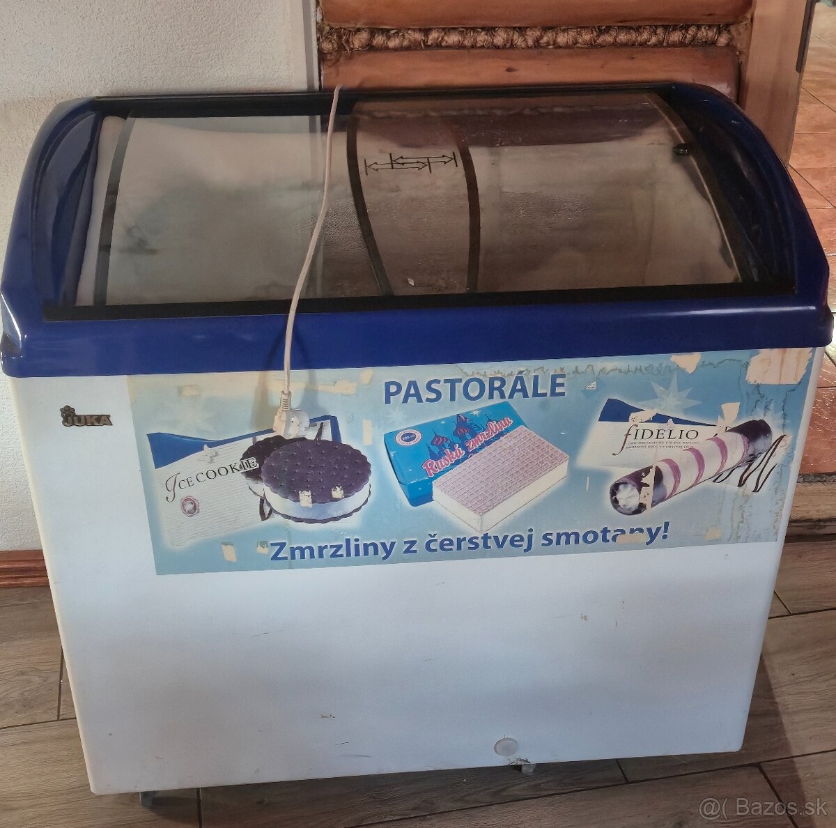 Pultový mraziak