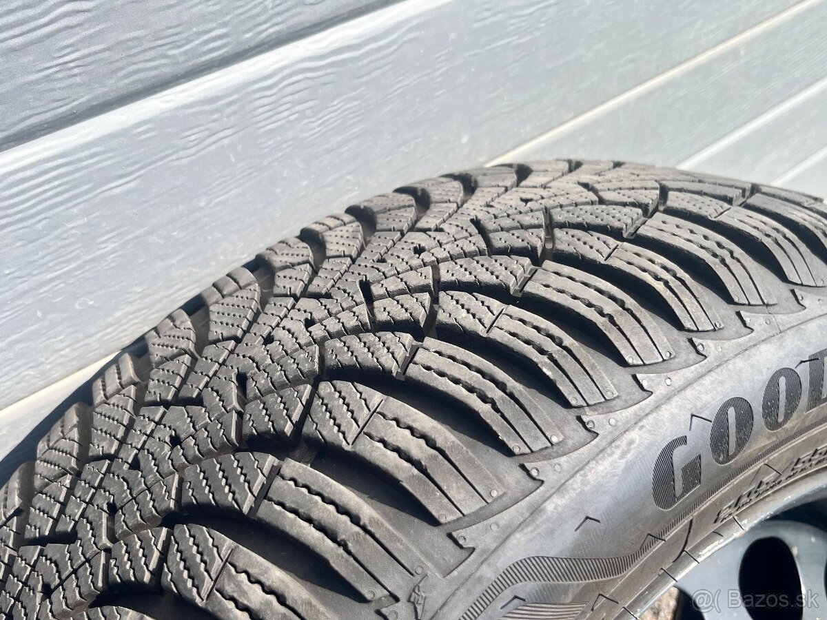 5x112 R16 + zánovné zimné pneu Goodyear