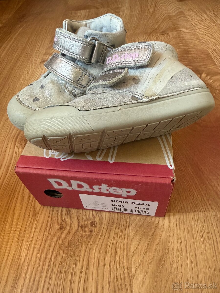 D.d.step v.23 Grey