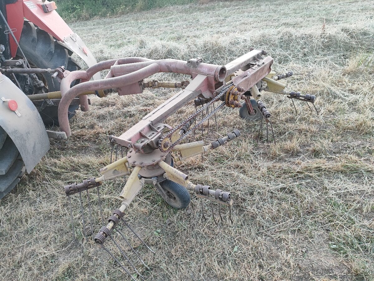 Hrabačka,obracačka na seno