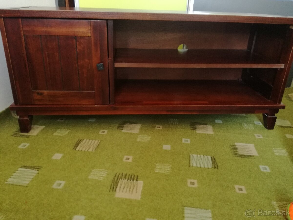 Skrinka pod televízor