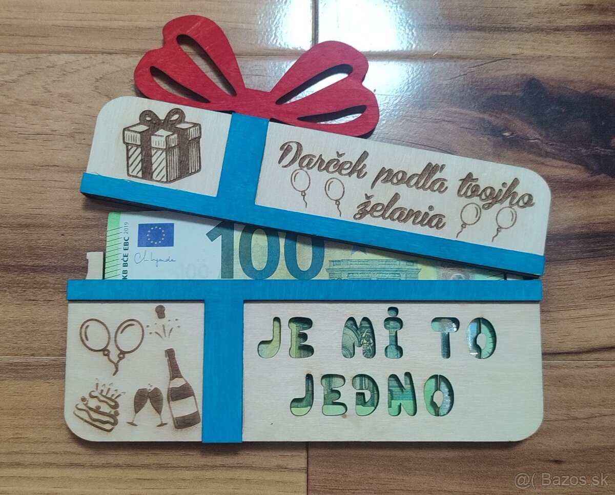 Drevená darčeková karta na peniaze v tvare darčeka Jedno