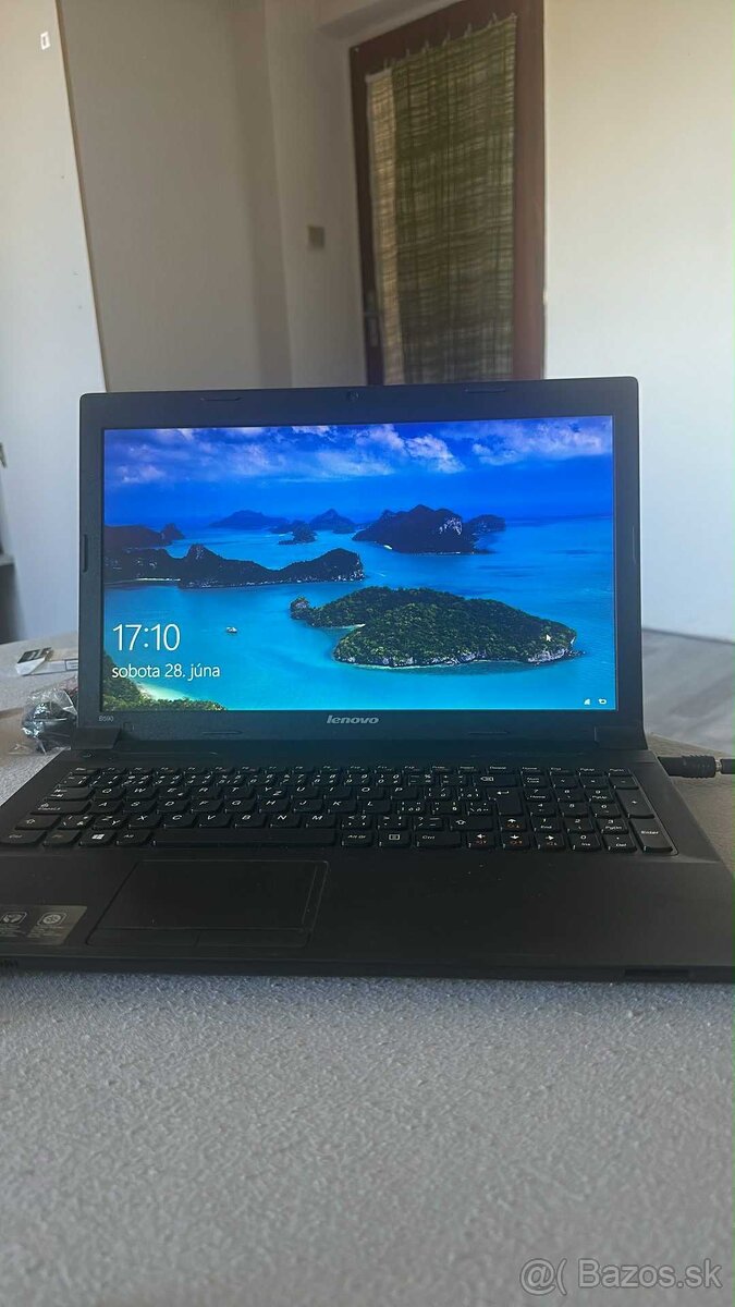 Lenovo B590