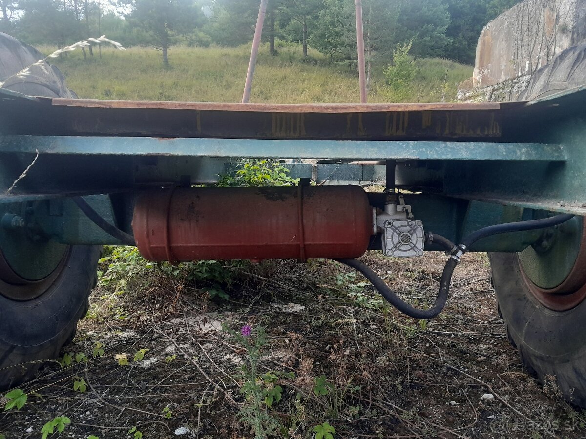 Predám platak vlecku na drevo