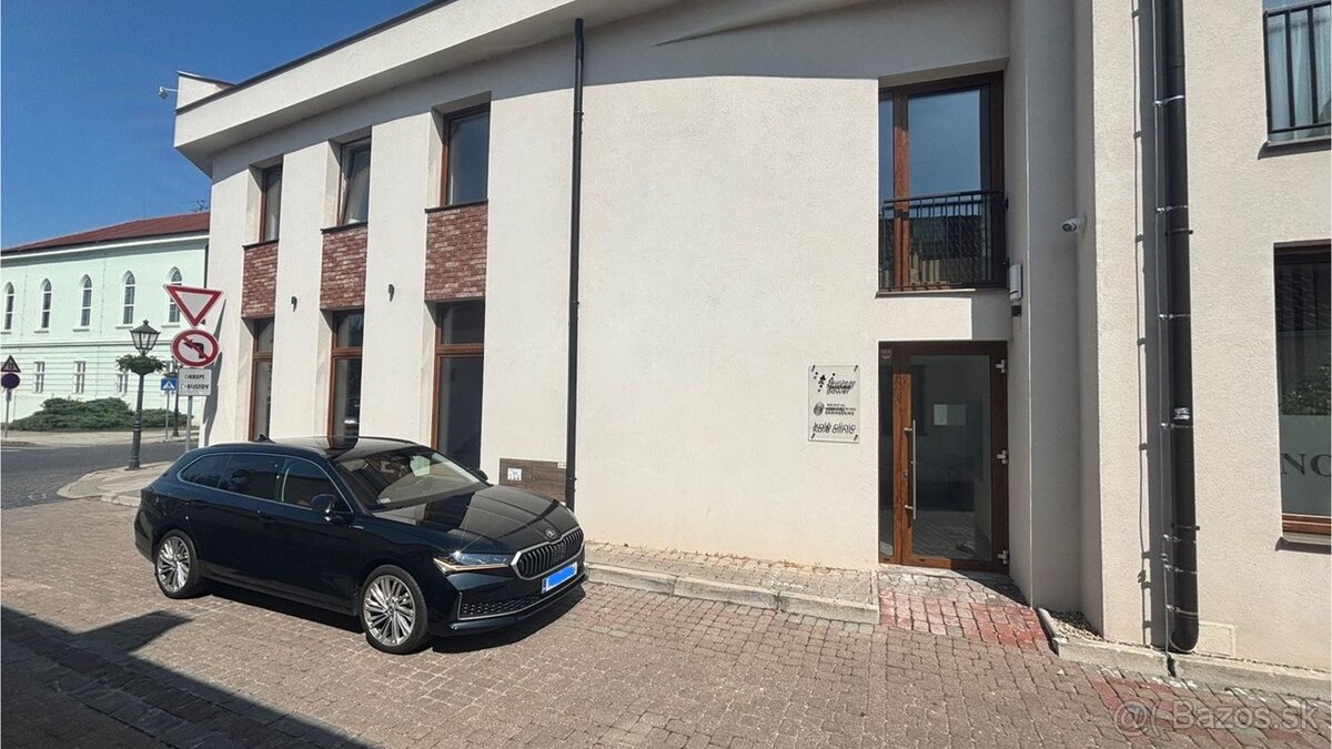 NA PREDAJ priestor v centre Trnavy – Halenárska ulica