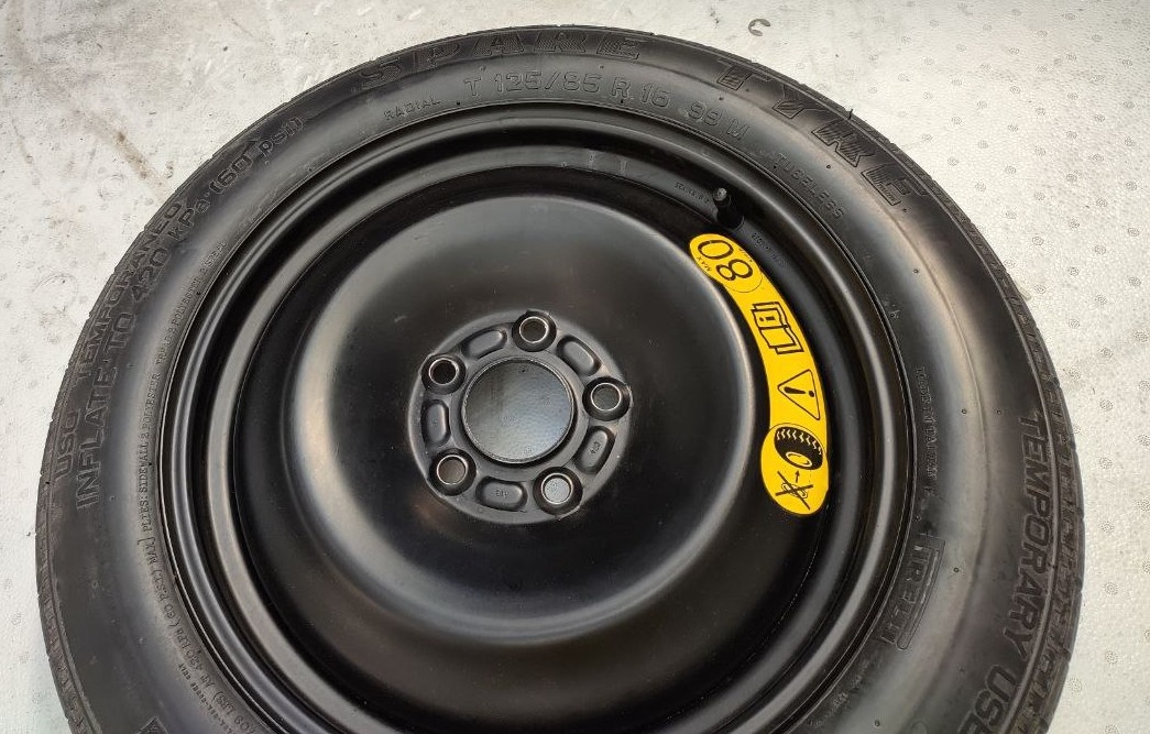 Predam dojazdove koleso 125/85 R16.