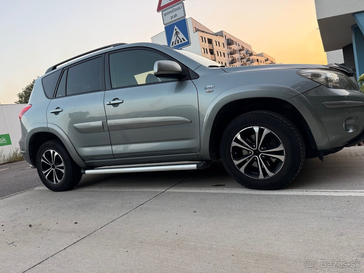 RAV 4