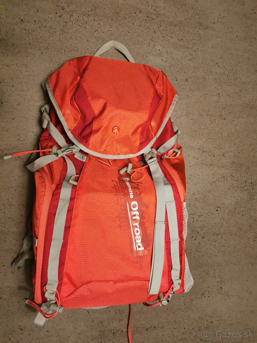 Predám fotobatoh - manfrotto hiker-30