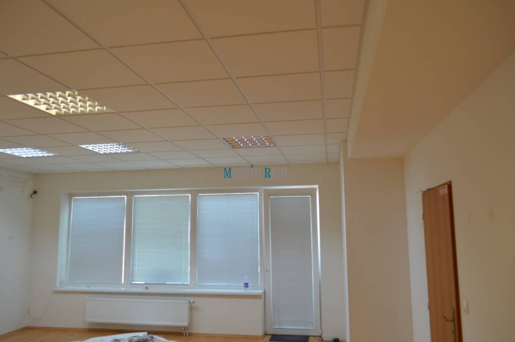 Maxfinreal Kancelária s parkovaním a terasou v Nitre 42m2