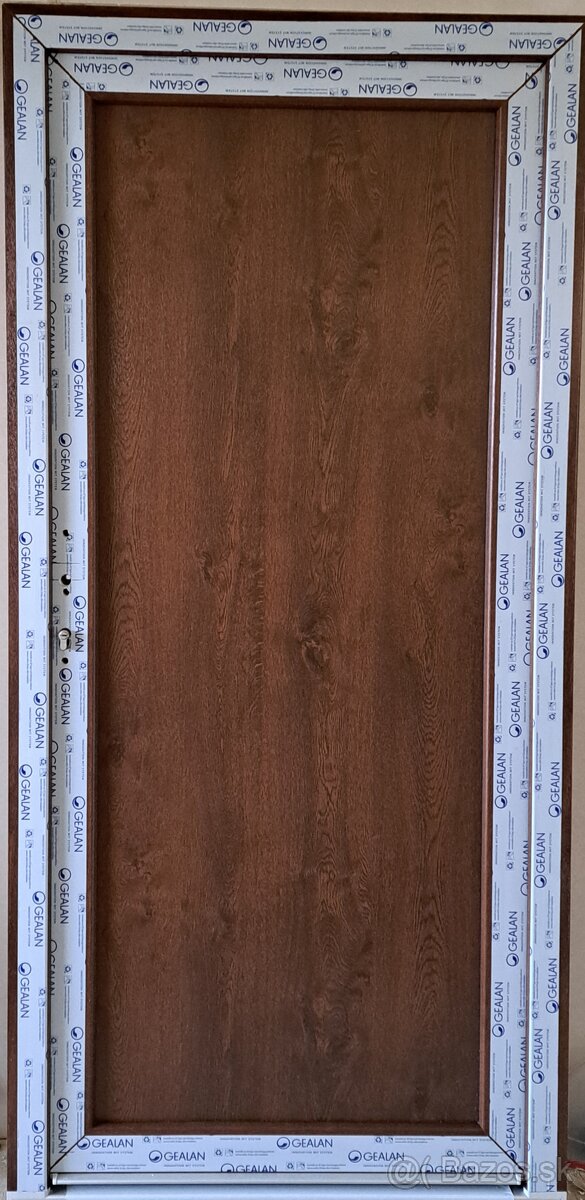 Plastové dvere 98x203cm, orech/biela